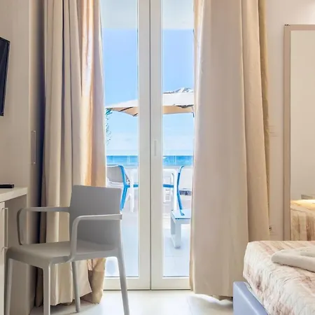 Apart-hotel Sunset Fronte Spiaggia 3*