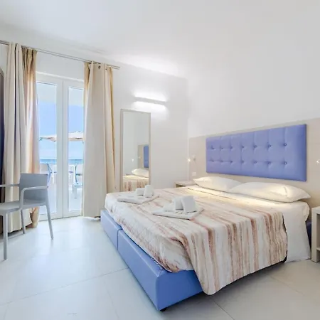 Apart-hotel Sunset Fronte Spiaggia Torre Pali